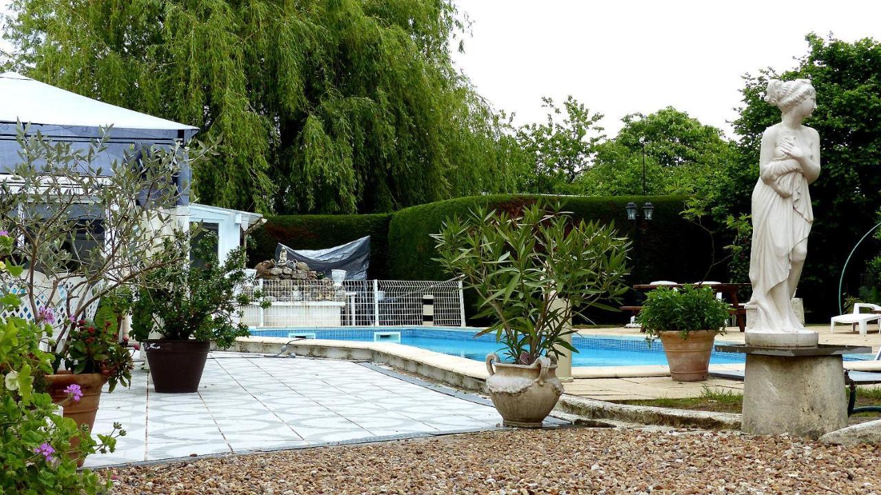 Les Dauphins De Mareuil Hotel Exterior photo
