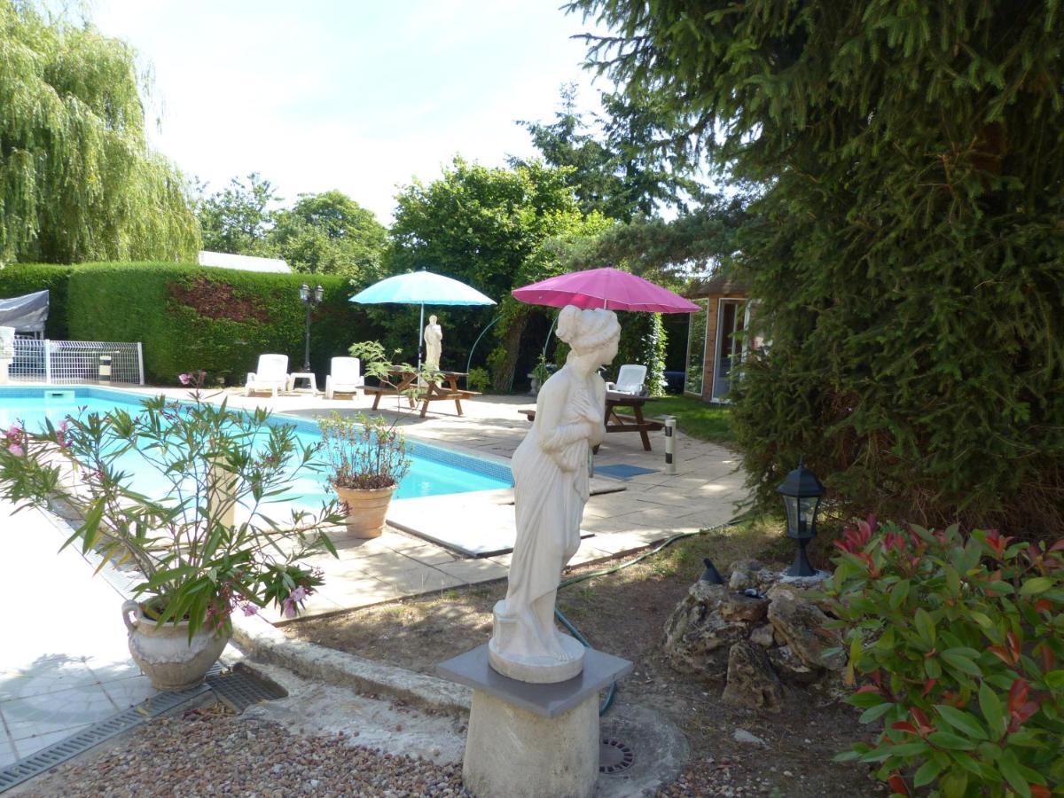 Les Dauphins De Mareuil Hotel Exterior photo
